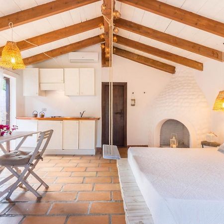 Deppy Cottage Porto Columbu - Perd'E Sali Kültér fotó